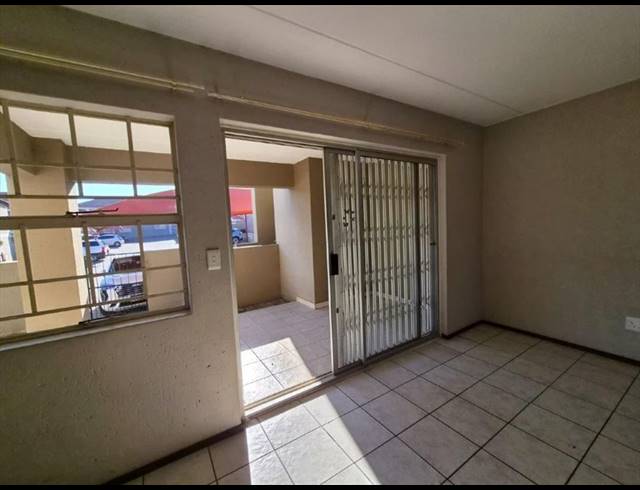 2 BEDROOM TOWNHOUSE FOR SALE IN RYNFIELD